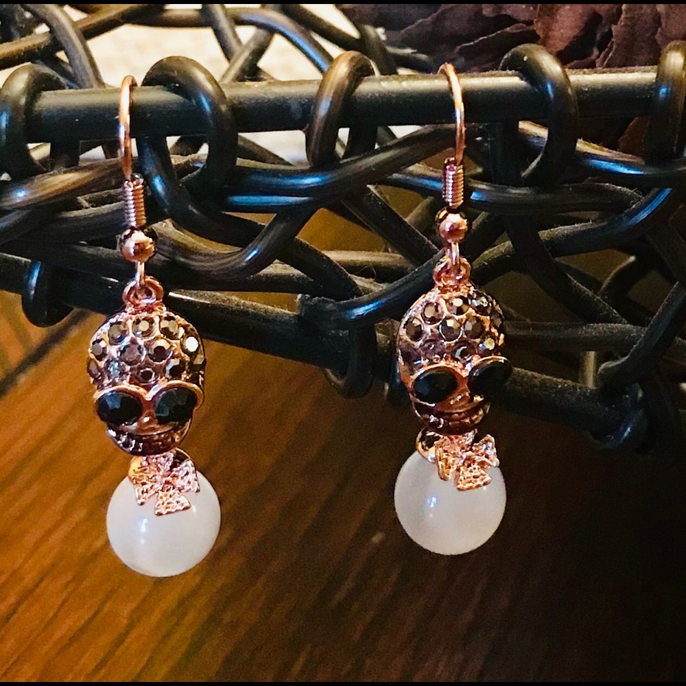 Skull Rhinestone Earrings 👻